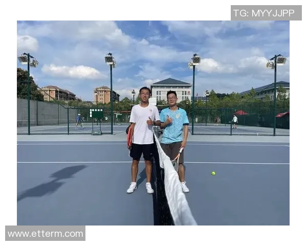 网球巨献：探秘南京网球队的比赛经验